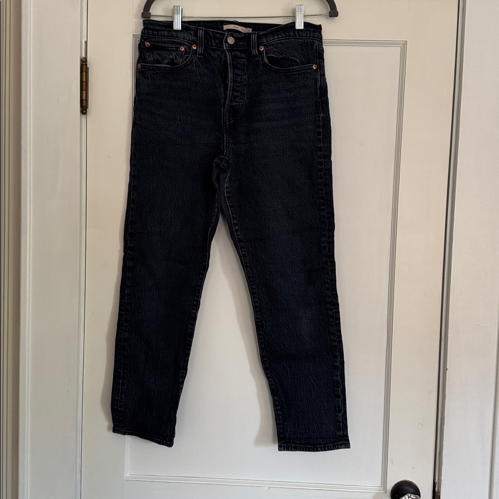 Levi’s Mid-Rise Wedgie Jeans